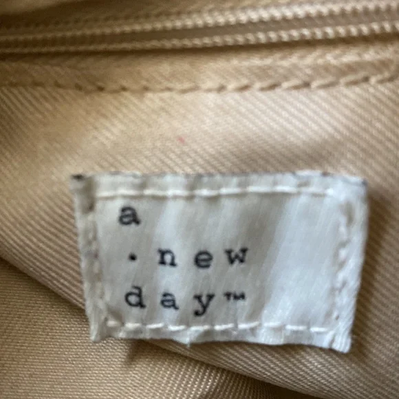 A New Day Off White Bucket Bag - Picture 3 of 9